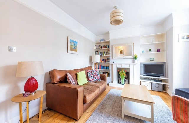 West London Gem Chic 1BD Patio Flat Retreat