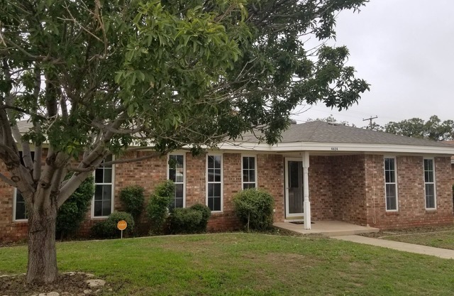 West Midland/Beal Park - 3 bed, 2 bath, 2 car garage home