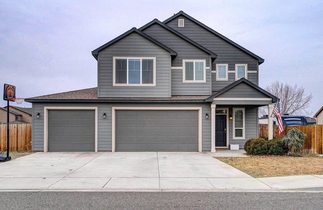 West Richland House: Home Gym & Fire Pit!