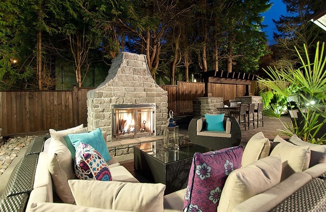 West Vancouver Luxury Family Summer Home