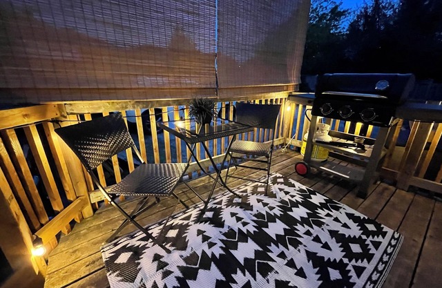 WESTCHESTER RESET | Stylish 1BR w/Deck, Yard, BBQ, Extended Stays, Pets Welcome