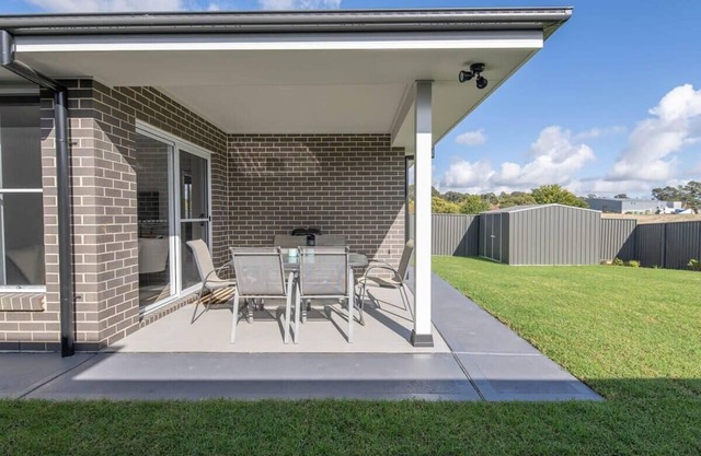 Westerly Drive - Brand New Home, Modern, Sleeps 8