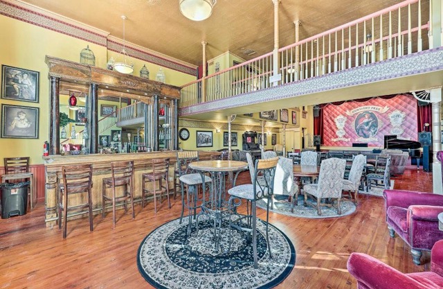 Western Adventure with Saloon and Movie Theatre