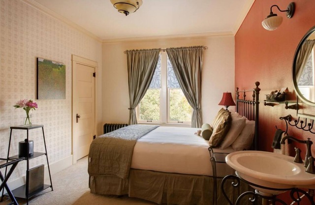 Western Charm Awaits in this Cozy Room w/ Complimentary Breakfast