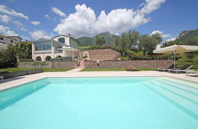 Western Shore Villa In A Wonderful Setting