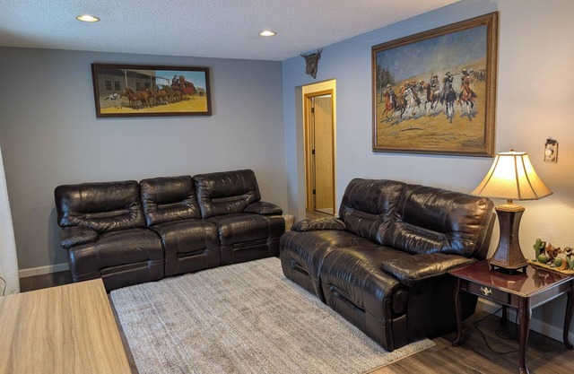Western themed 5 bedrooms 2 full baths. Walking distance to Iowa State Fair