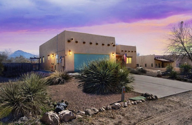 Western themed home with large entertainment patio just minutes from sedona.