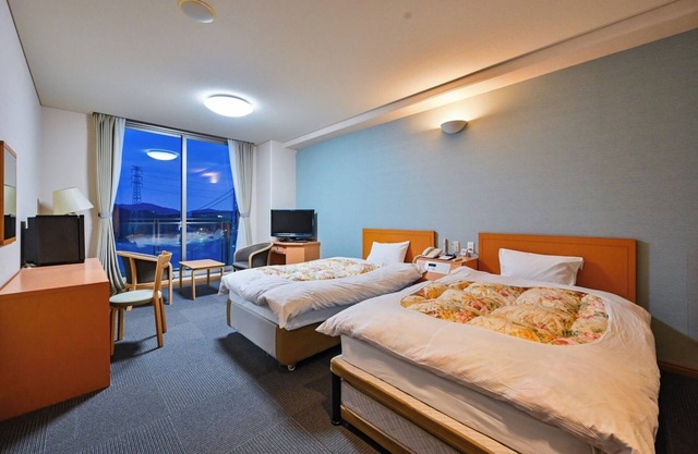 Westernstyle twin room with bath and toilet H / Shimonoseki Yamaguchi