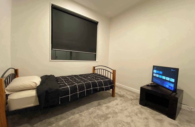 Westgate Massey near commercial Full furnished rm1