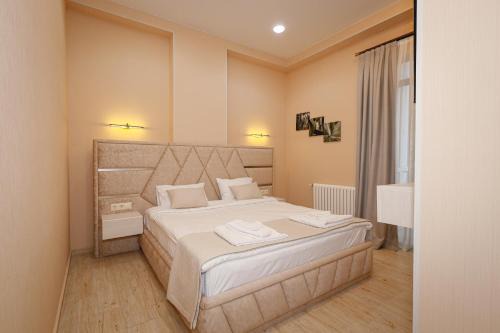 Westhills Hotel