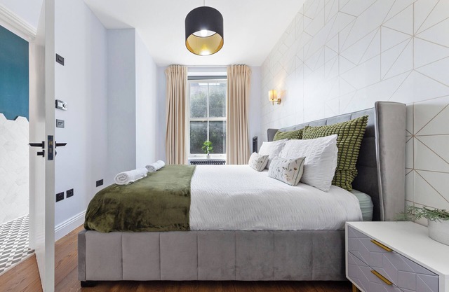 Westminster Comfort, 2Bedroom, w/AC Near Big Ben and Buckingham Palace