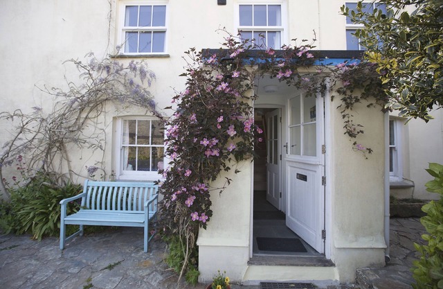 Westover Cottage is a delightful and deceptively spacious retreat