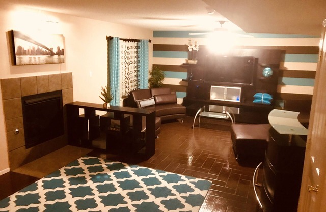 Westside El Paso Hermosa casa grande con muchas ventajas Contemporáneo agradable Patio trasero