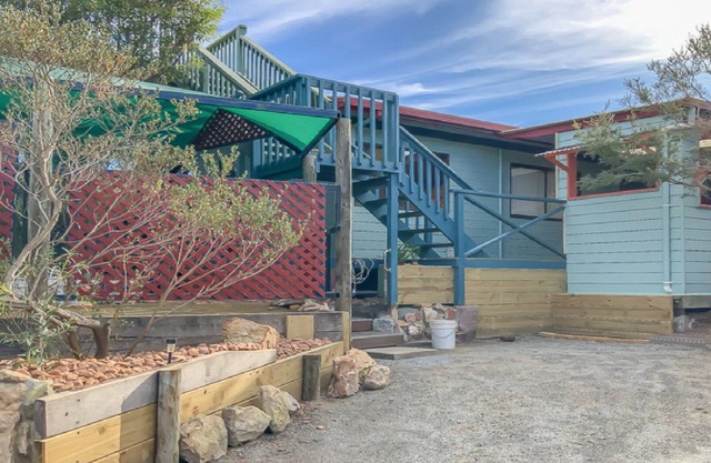 Westside - Just Two Minutes from Longbeach