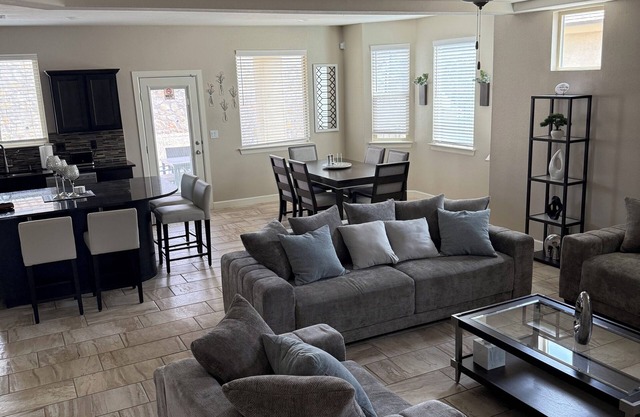 Westside spot near the Outlet Mall and Providence Hospital, with easy I-10 acces