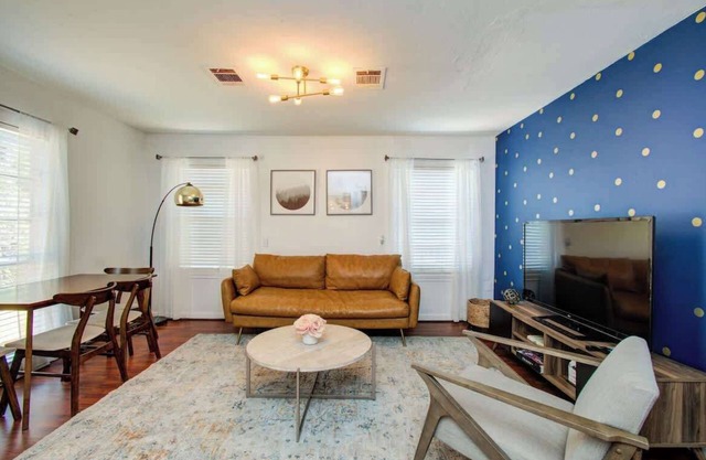 Westview Oasis - Houston 2BD 1BA with Huge Backyard