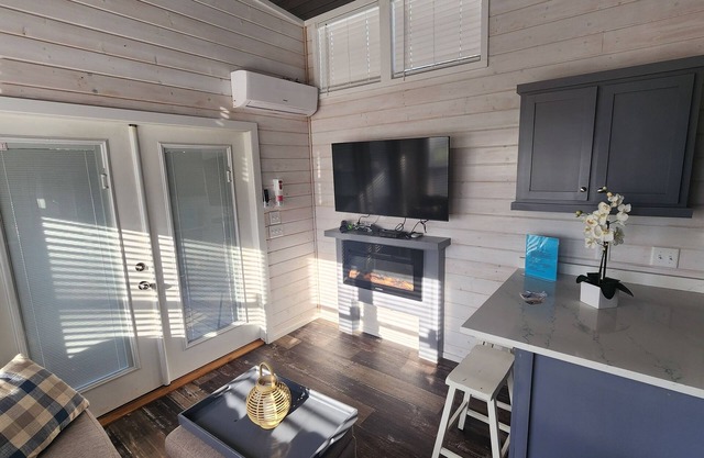 Wheeler Lake Meadow Cabin 4