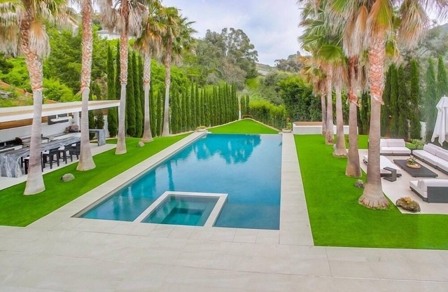 Where luxury & modern elegance blend to create and unforgettable vacation.