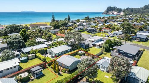 WHIR19A - Whiritoa Beach Bach