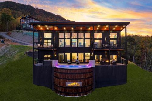 Whiskey Ridge by AvantStay Infinity Pool, Hot Tub, Game Room, Panoramic Views