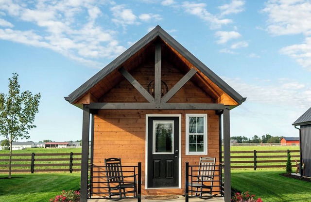 Whispering Cottage - Tiny Home #3