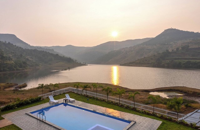 Whispering Vale, Igatpuri by Ebony Stays | Luxury 5BHK with Pool & Mountain View