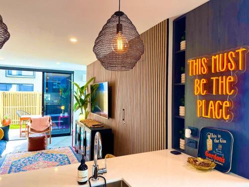 Whistle Stop - Whimsical luxury, EV friendly