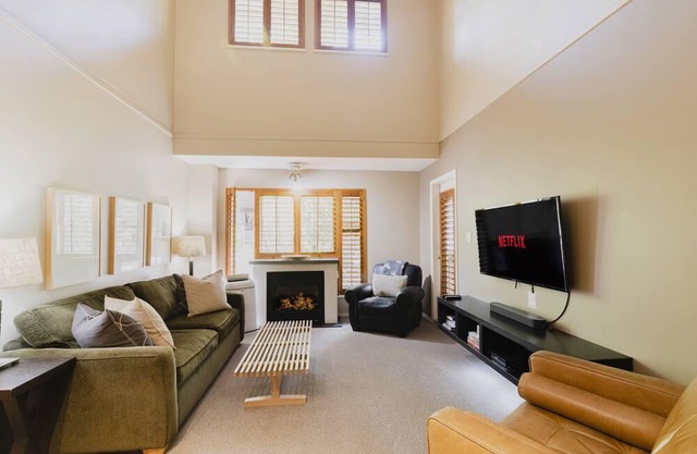 Whistler Prime Location 3 Bedroom Ski in/out condo at Blackcomb Mountain base