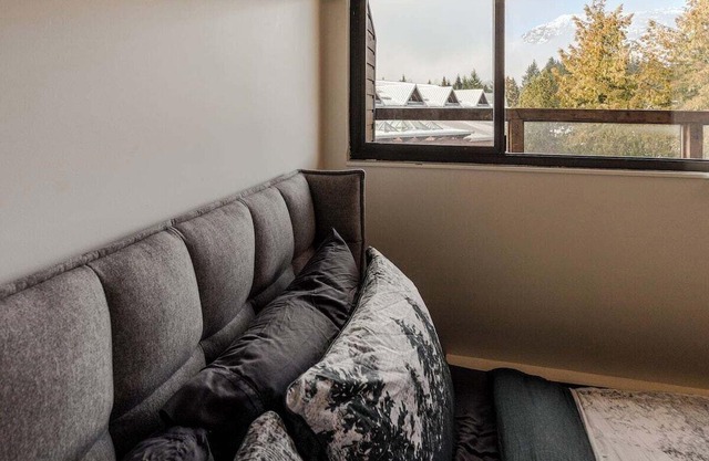 Whistler Village Retreat, Private Hot Tub & Sauna