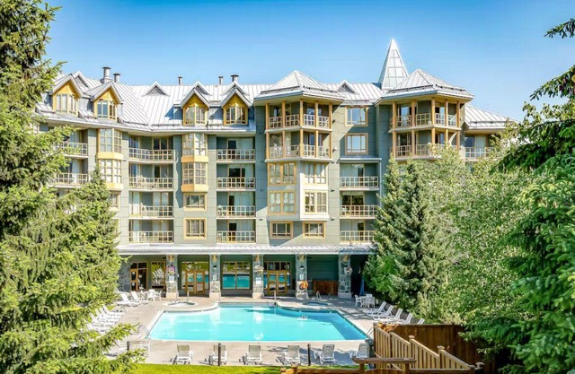 Whistler Village studio with pool and hot tub, walk to lifts