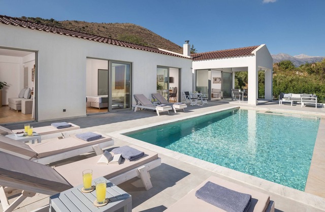 White Dream, Villa nueva y de lujo con piscina privada climatizada.
