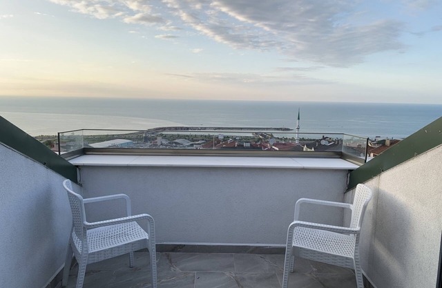 White Golden Suite Hotel