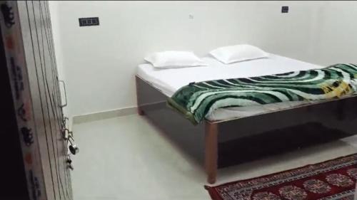 White House Homestay