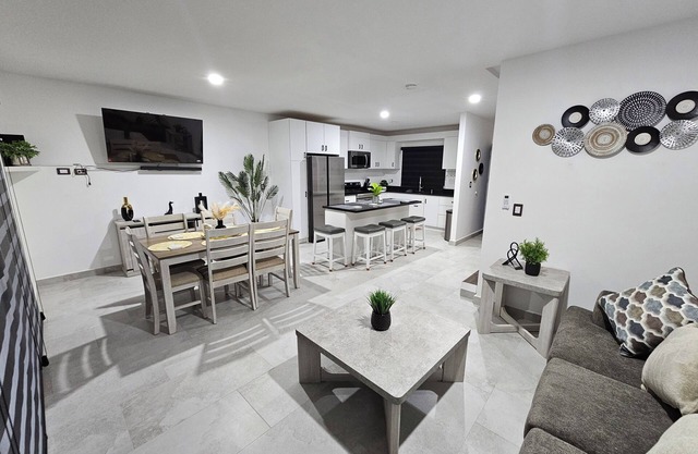Casa Blanca en Viñedos del Mar (3 plantas)
