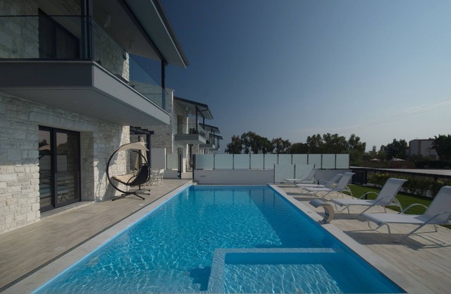 White Pearl Luxury Villas