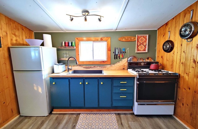 White Pine Cabin at Pine Falls Lodge