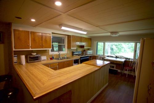 White River Float Trips - Charming country 4Bd 2Ba Full House - Near Beaver Lake & Dam and Eureka Springs - 3 boat ramps within 3 miles