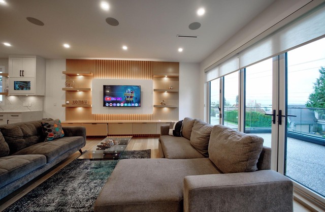White rock Mansion sleeps 20, chef kitchen, views, Theatre room, Game Room