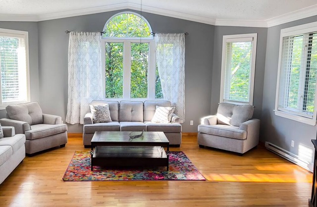 White's Lake Nova Scotia Retreat "4brm+gamesroom+gym+kayaking+wifi"