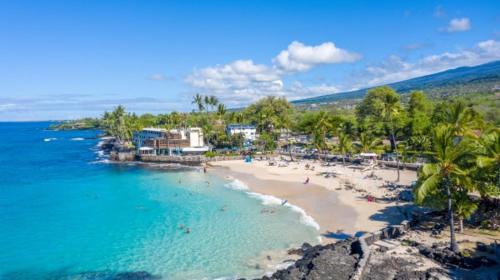 White Sands Beach Condo #324. BIG PATIO! Ocean and Mountains across from beach!