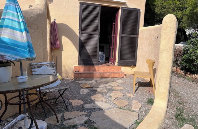 White Studio + Private Garden incl. Private Chill Out, Hammock. Nature, Beach