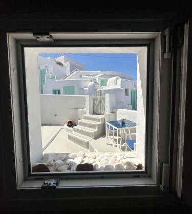 White Swallow Suite Santorini