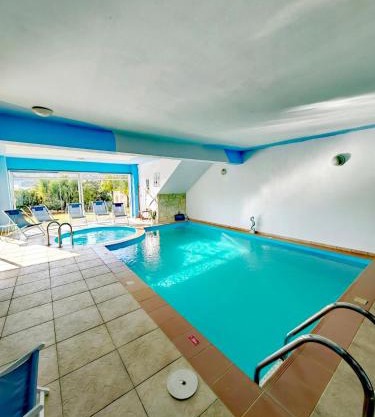 WhiteBlue Spa Villa, By IdealStay Experience