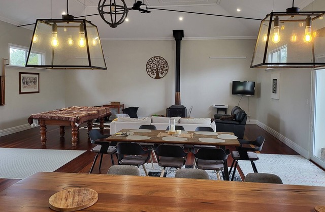 WHITEHALL - A getaway to the hills of Pemberton