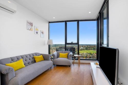 Whitehorse Towers - 27th Floor Executive Apt