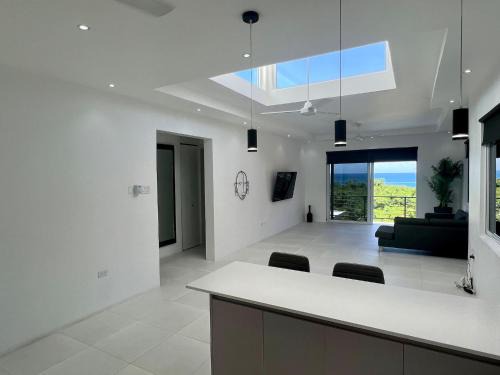 Whitehouse 2-Bed Apartment Sea View Balcony