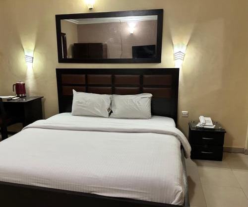 Whitehouse Msquare Hotel