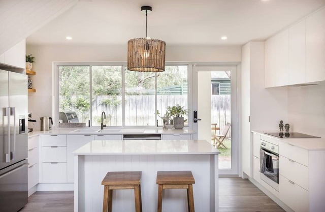 Whitesands BEACH VILLA | walk the beach, swim in the Bay ​| Margaret River Prope