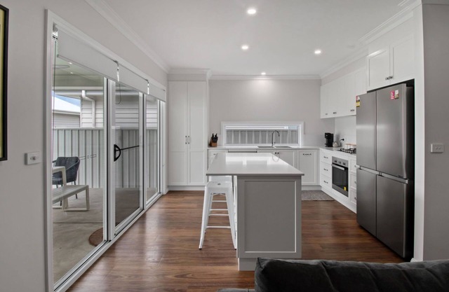 Whitewood Retreat | Modern Elegance, Serene Stay