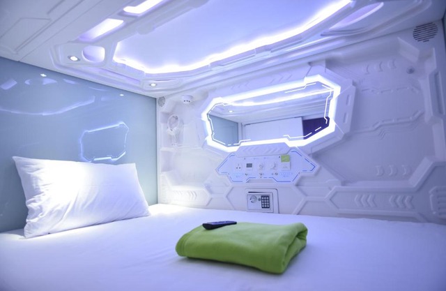 Whiz Capsule Hotel Thamrin Jakarta